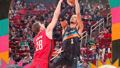 b体育官网-下半场11中1+垃圾时间刷分！2.24米文班21中5拉胯至极 对抗真的差